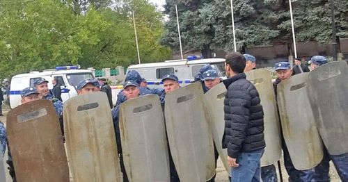 Глава МВД Дагестана пообещал изучить инцидент с разгоном акции "Партии ветеранов"