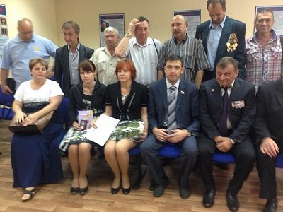 Состоялось встреча сотрудников полиции района Солнцево с вдовой погибшего ветерана МВД. - фото 7