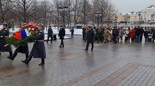 23 февраля 2024 года в День защитника Отечества Движение «Ветераны России» провело церемонию возложения венков и цветов к Могиле Неизвестно солдата